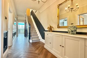 Entrance Hallway- click for photo gallery